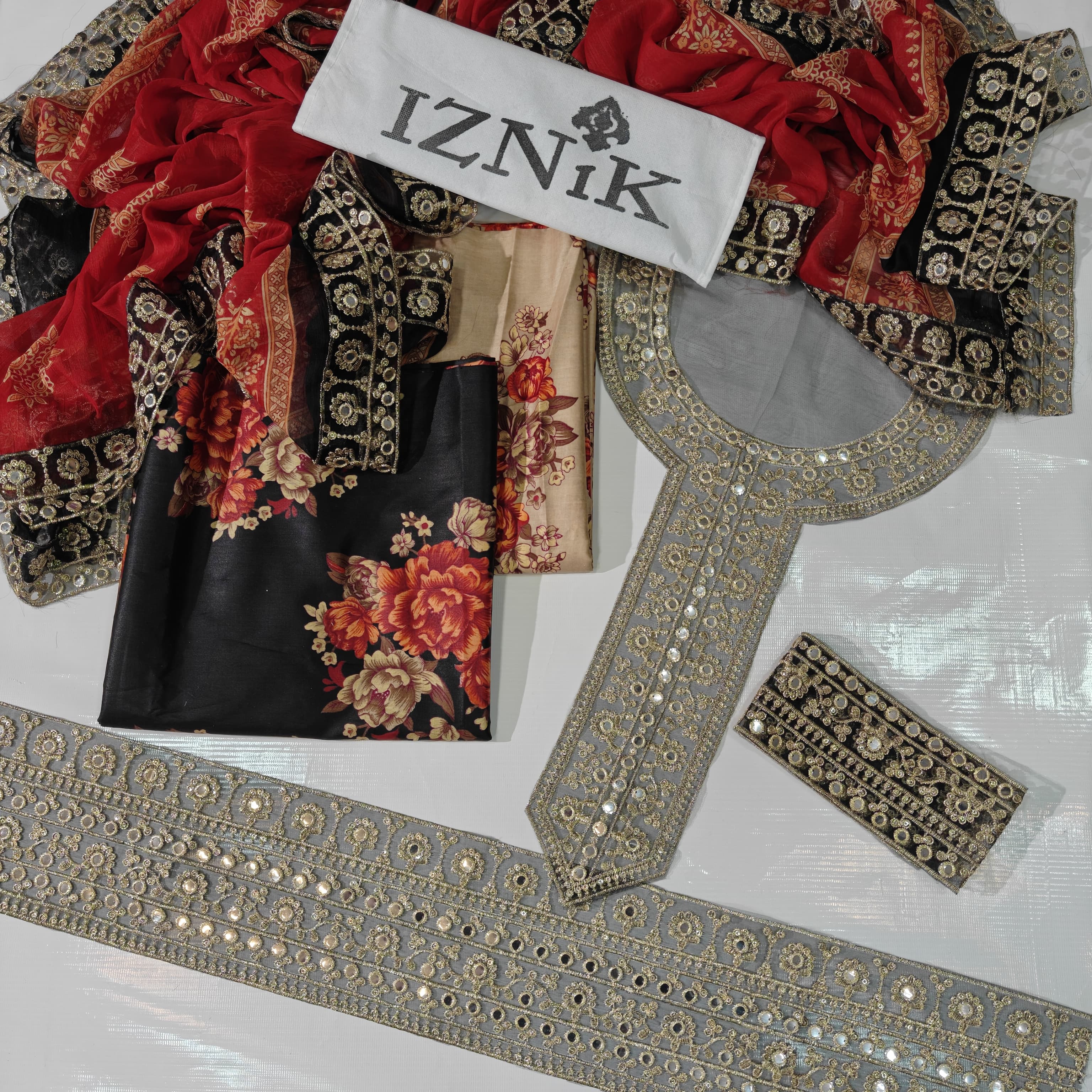 Iznik Printed Embroidered Lawn 3PC Unstitched Memon Clothes